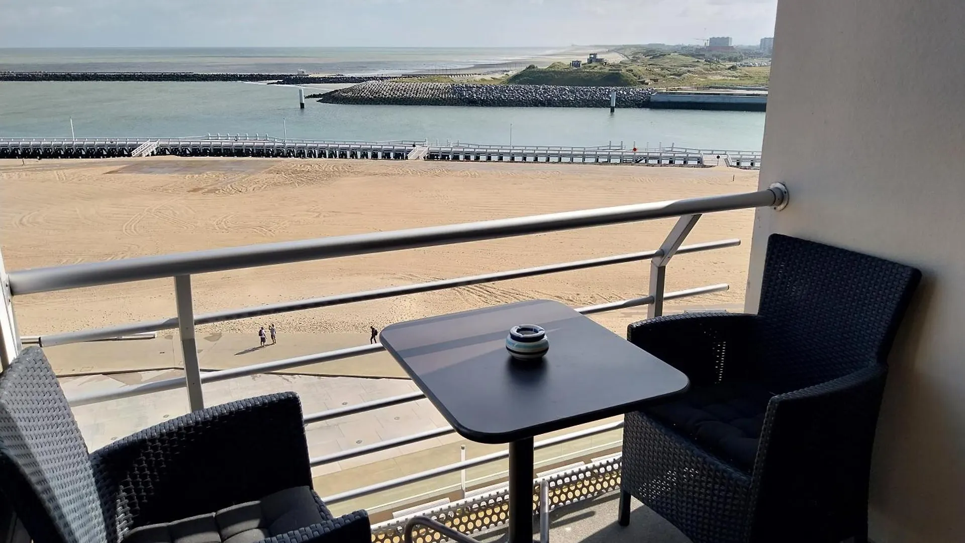 @ Jacques Seaview Apartment Ostend Belgium